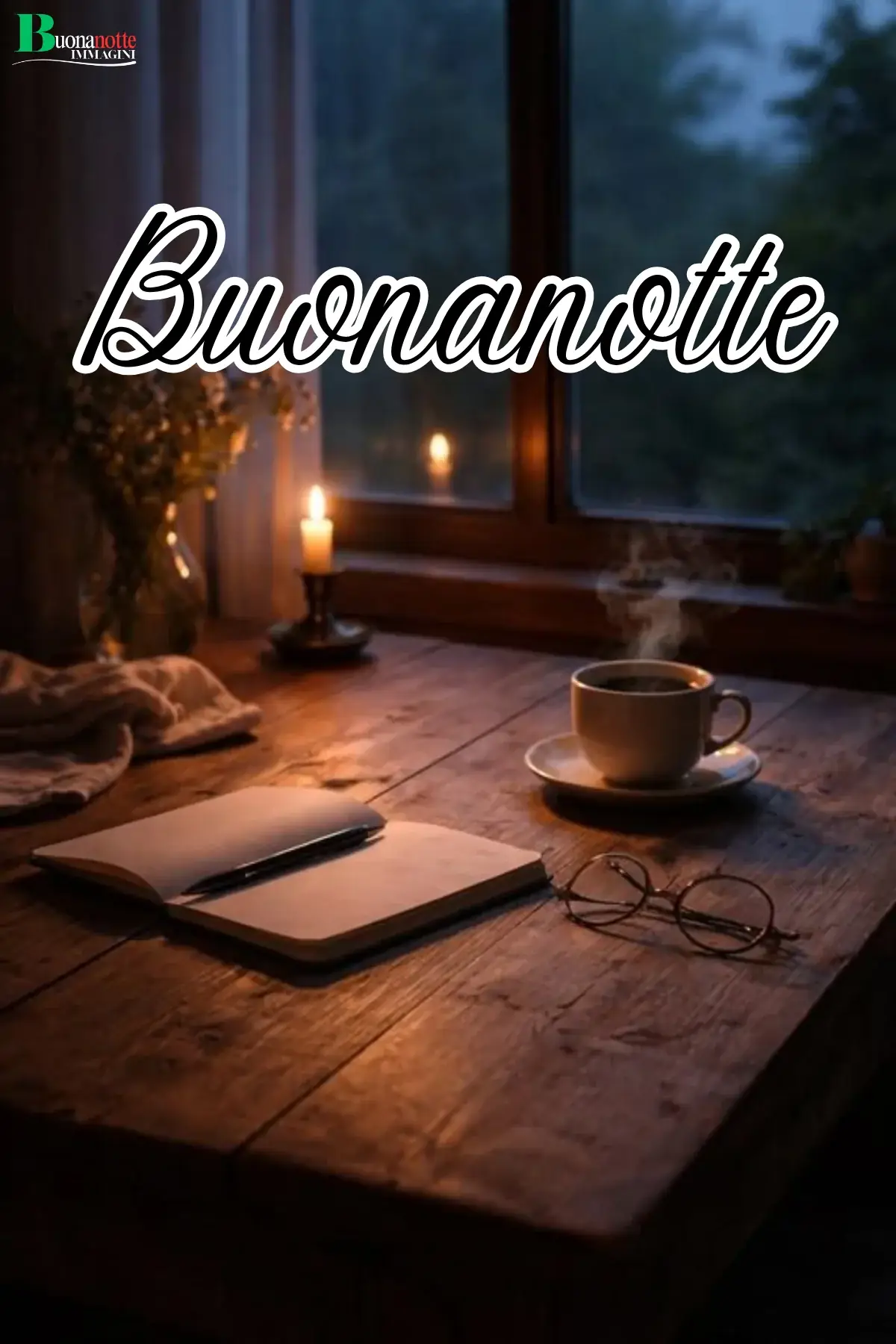Scrivania con tazza fumante quaderno e candela accesa immagine buonanotte
