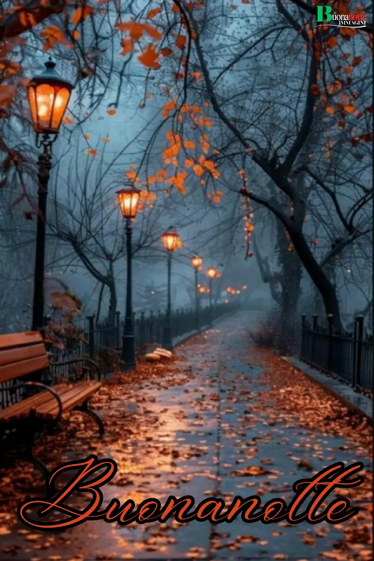 Viale autunnale con lampioni nebbia e foglie arancioni buonanotte autunnale