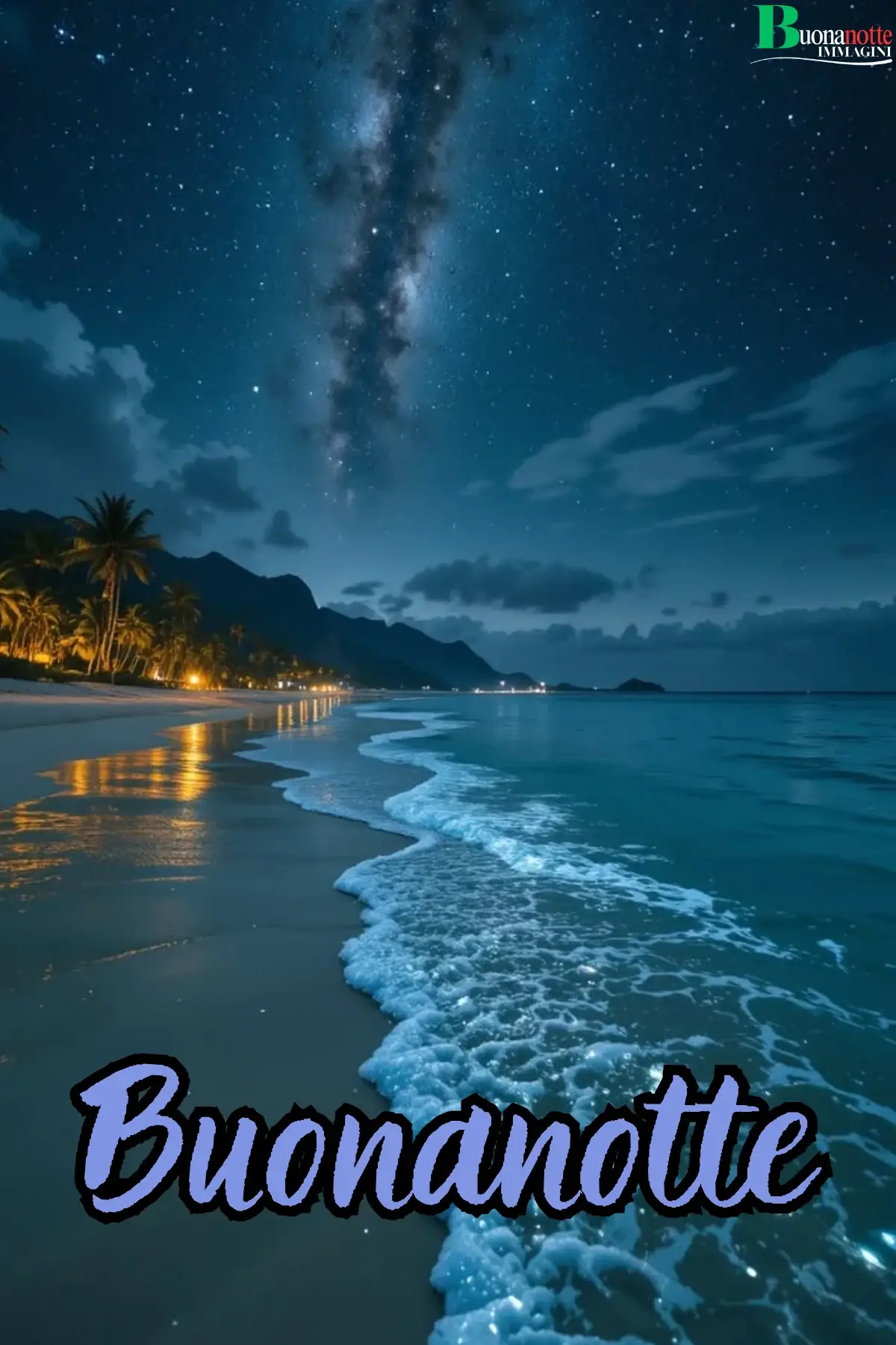 Spiaggia tropicale notturna con Via Lattea e onde luminose buonanotte estiva