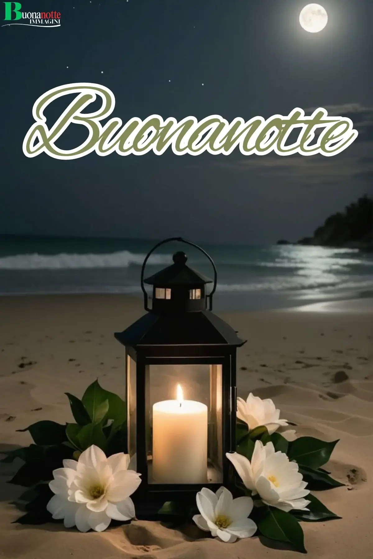 Lanterna con candela sulla spiaggia notturna con luna piena e fiori bianchi buonanotte estiva