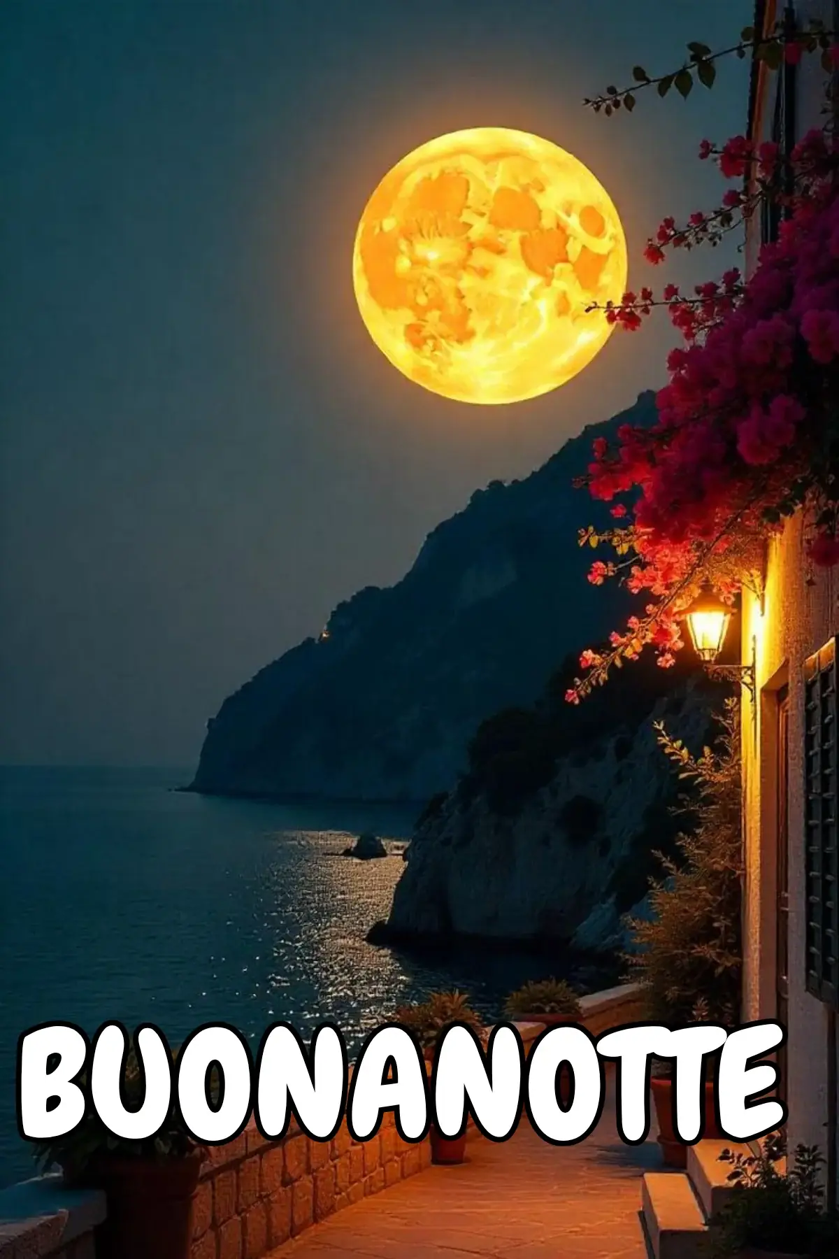 Luna piena dorata su costa mediterranea con bouganville immagine buonanotte romantica